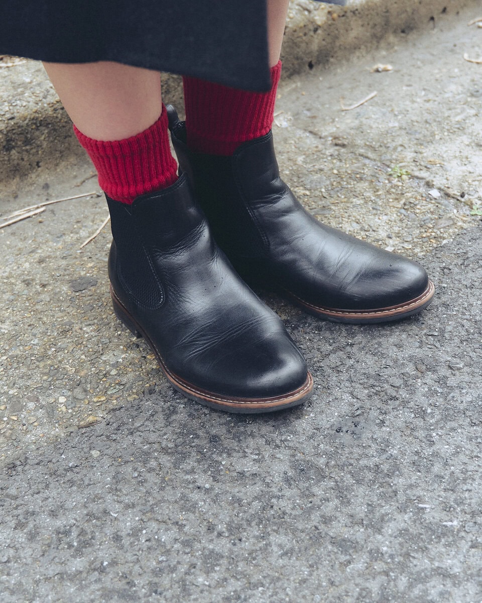 【20代スナップ】“なるべく傘をさしたくない”コーデのポイントはフードづかい？