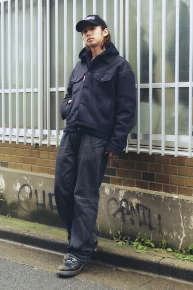 【20代スナップ】モノトーンでも重すぎないのは濃淡とアイテムのグラデーションが絶妙だから