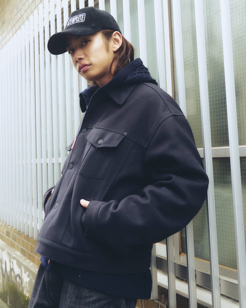 【20代スナップ】モノトーンでも重すぎないのは濃淡とアイテムのグラデーションが絶妙だから