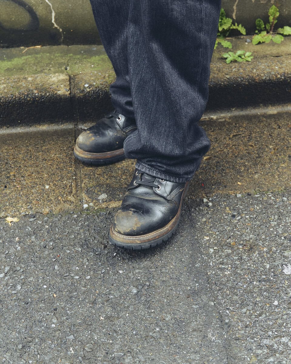 【20代スナップ】モノトーンでも重すぎないのは濃淡とアイテムのグラデーションが絶妙だから