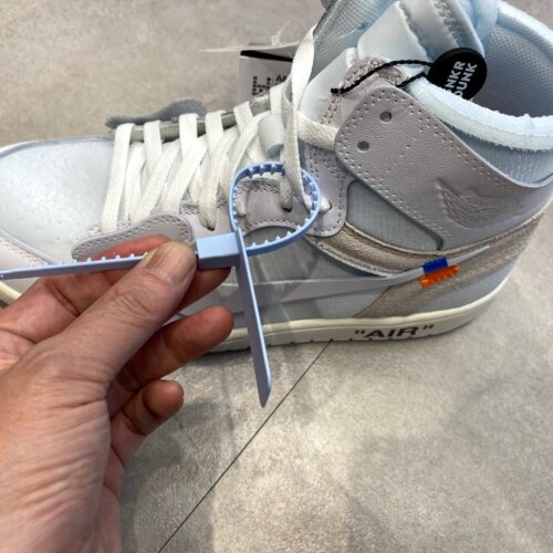 Virgil Abloh Archive (V.A.A.) × Nike（ヴァージルアブローアーカイブ (V.A.A.) ×ナイキ）のエアジョーダン1 レトロ ハイ OG 