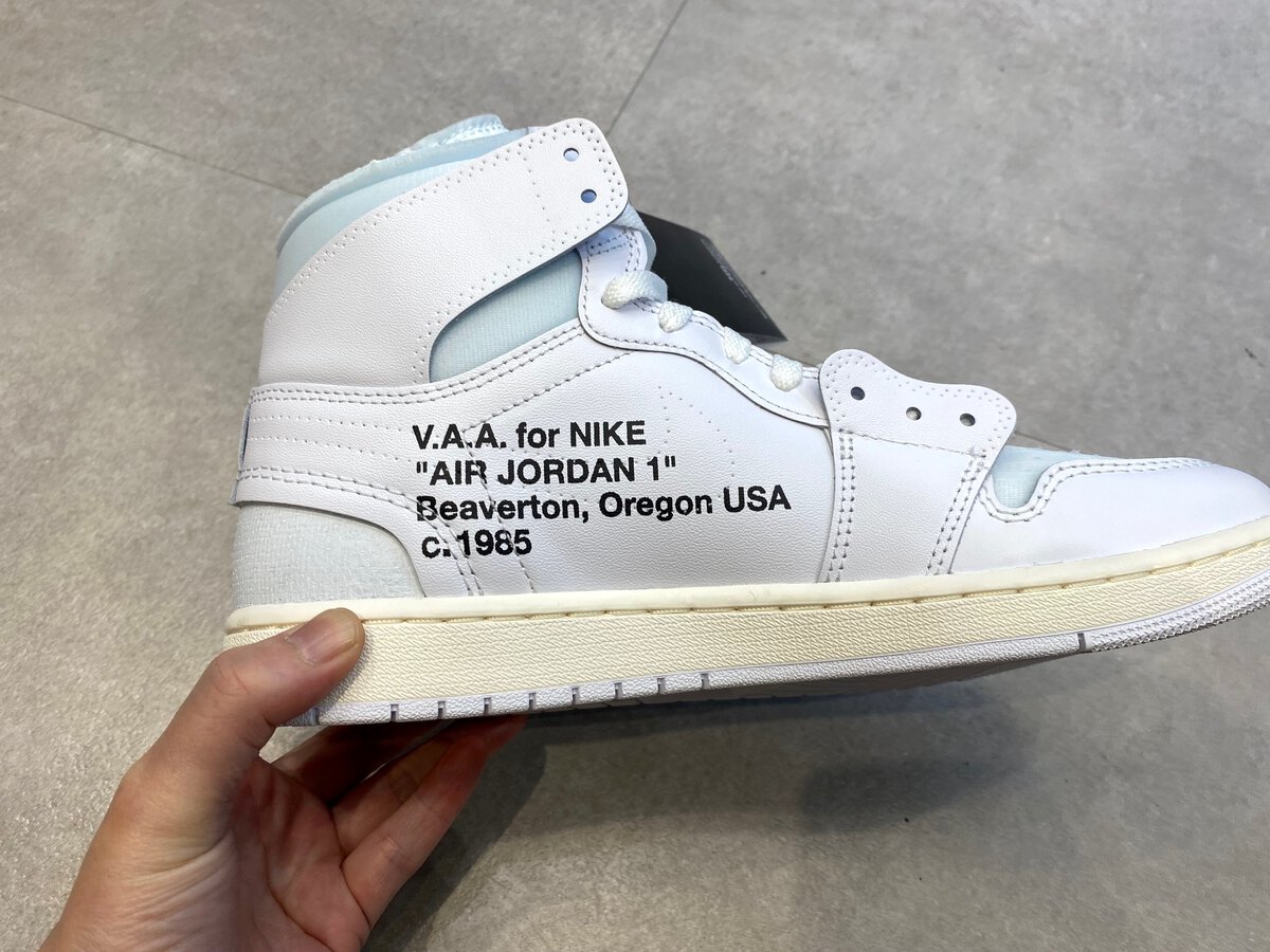 Virgil Abloh Archive (V.A.A.) × Nike（ヴァージルアブローアーカイブ (V.A.A.) ×ナイキ）のエアジョーダン1 レトロ ハイ OG "アラスカ"