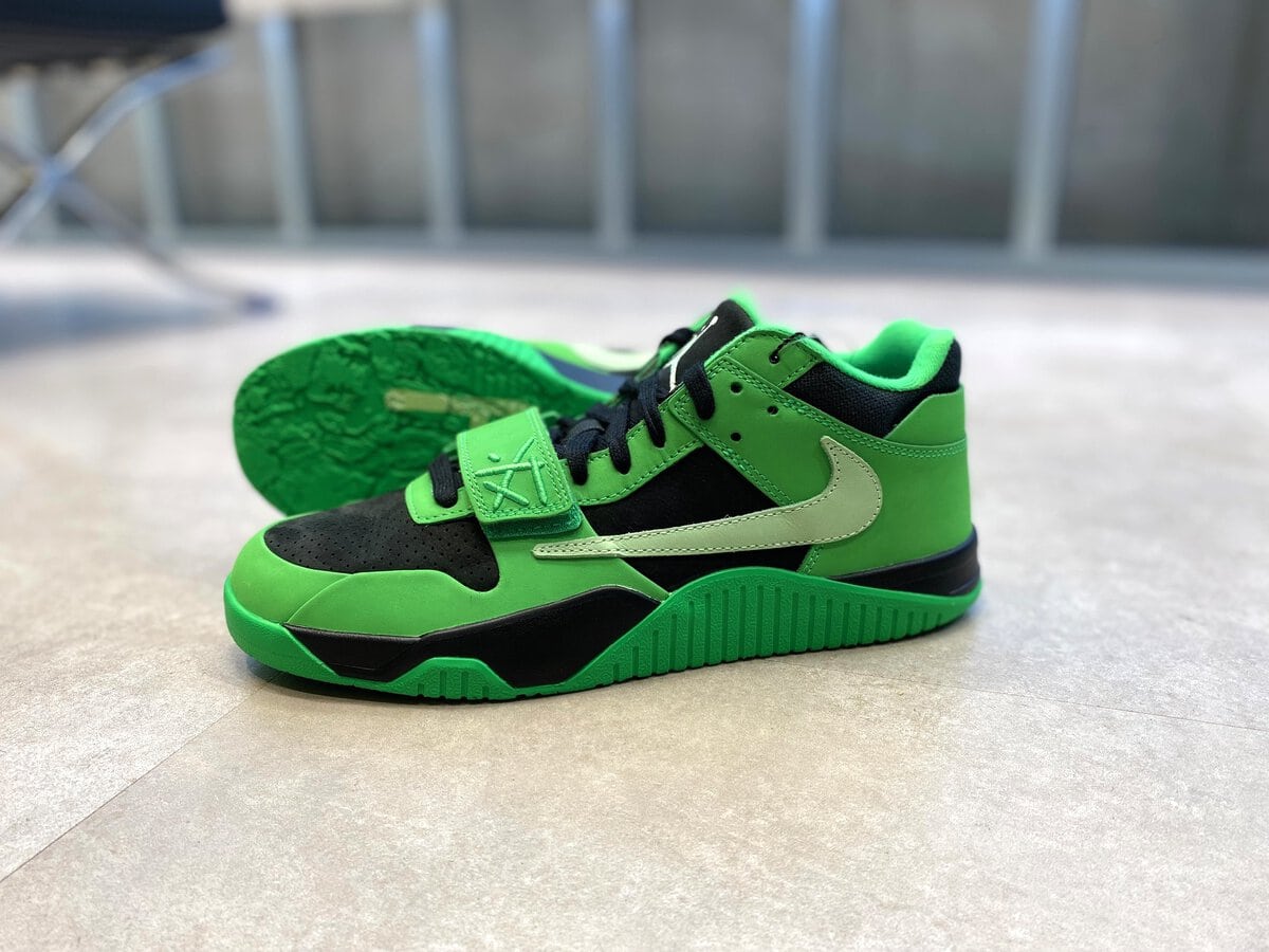 Travis Scott × Nike（トラヴィススコット × ナイキ）のジョーダン ジャンプマンジャック CJ1 T-Rexx 