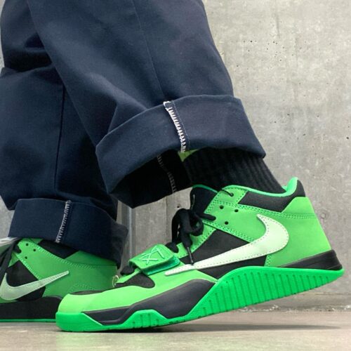 即完スニーカー by スニダン