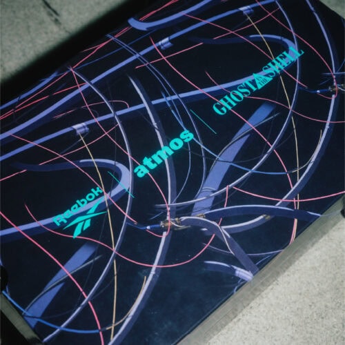 シューズボックスまでデザインと連動した仕様で、ファンにはたまらない仕上がりに。