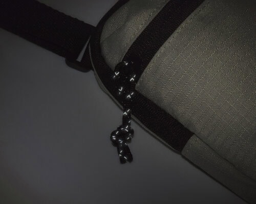 smart2026年6月号 Coleman（コールマン）
背面メッシュ＆キーフック付き
ショルダーバッグ 