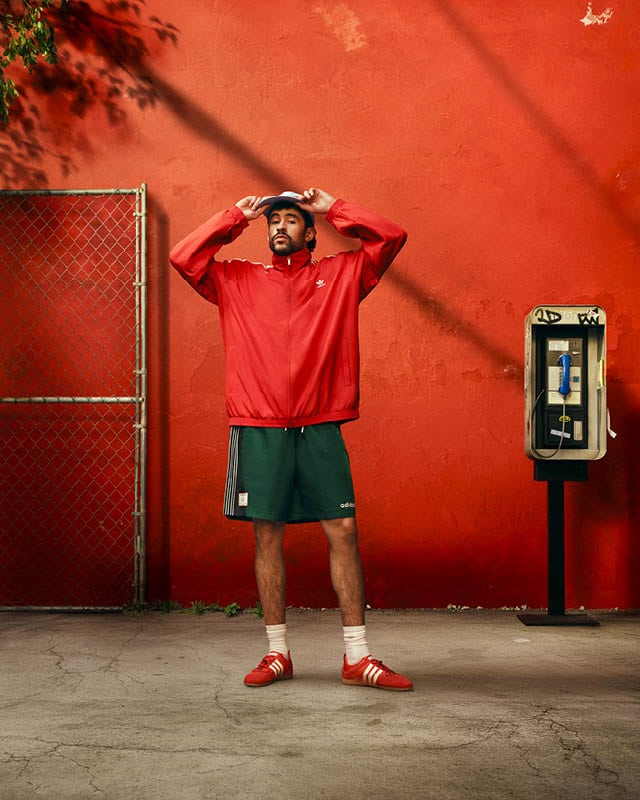 デザインのベースとなっているのは、テコンドーが隆盛を迎えた2000年代前半に、adidasが武道家たちのために作り上げた「」モデル。先進的で無駄のないシンプルな美しさと、パフォーマンスの伝統へのリスペクトを併せ持つシルエットに仕上がっている。