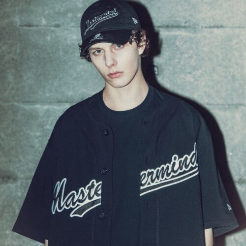 New Era®（ニューエラ）が、1997年に本間正章が立ち上げた日本発のラグジュアリーストリートブランド・mastermind JAPAN（マスターマインド・ジャパン）とのコラボレーションによるカプセルコレクションをリリースする。