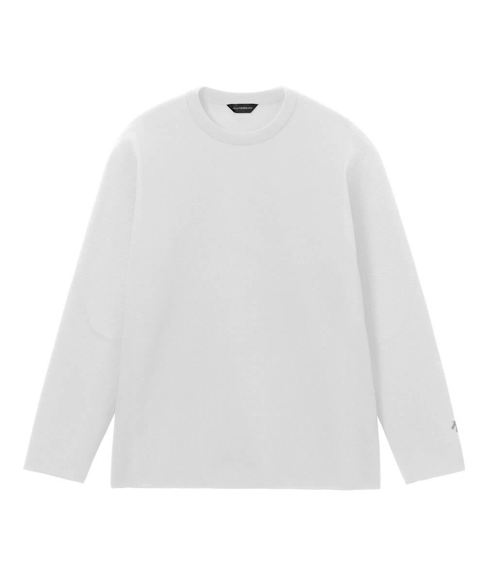 クルーネック、Tシャツ、ポロシャツも同シリーズから展開。いずれもジャガード柄の組み合わせによって通気性やストレッチ性を持たせ、DESCENTE独自のパターンメイキングで立体的なシルエットと快適な着用感を実現している。