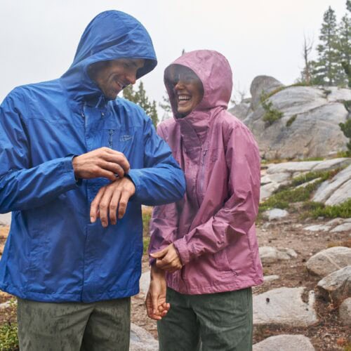雨の日も軽やかに過ごしたい人に向けて、L.L.Bean（エル・エル・ビーン）からRainアイテムコレクションが登場。今回フォーカスしたいのは、防水透湿素材を搭載したレインウェアと、持ち運びに便利な超軽量パッカブルシリーズ。