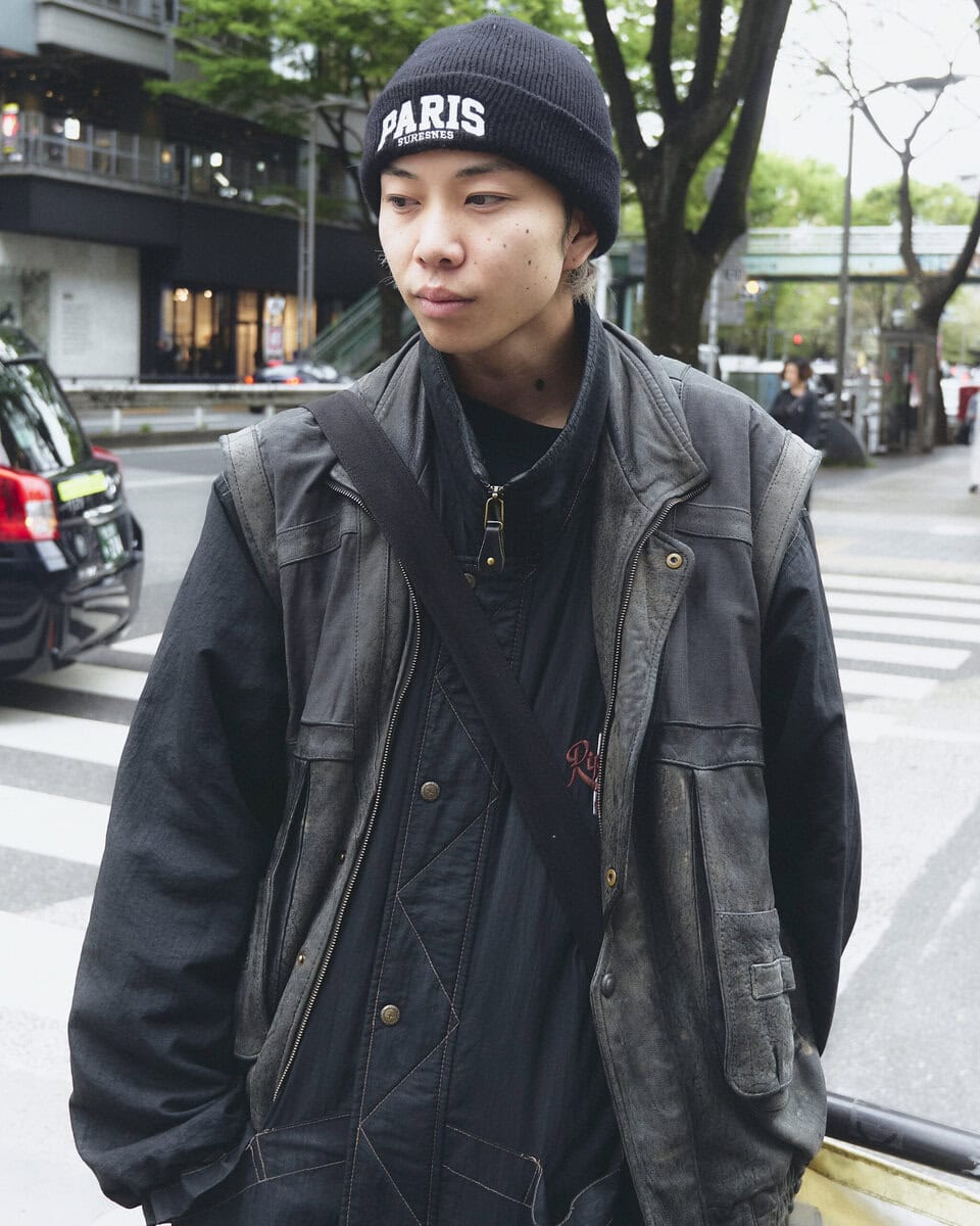 【20代スナップ@渋谷】全身古着のオールブラックコーデは丈感とシルエットがポイント