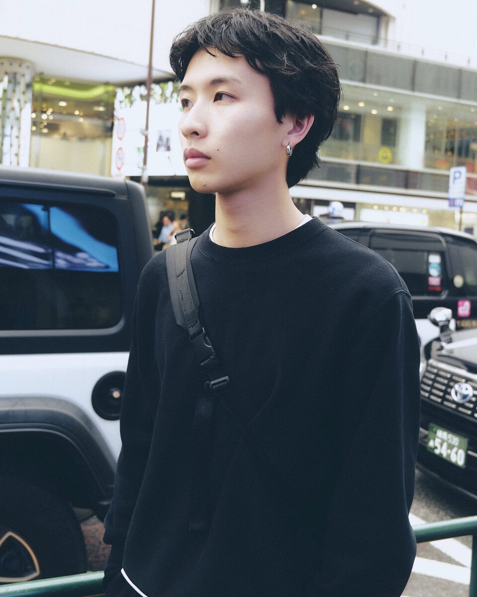 【20代スナップ@原宿】丈感、サイジングがベストバランスなオールブラックコーデ