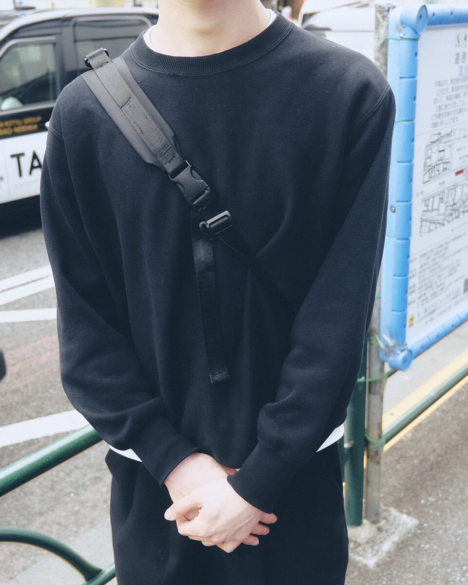 【20代スナップ@原宿】丈感、サイジングがベストバランスなオールブラックコーデ
