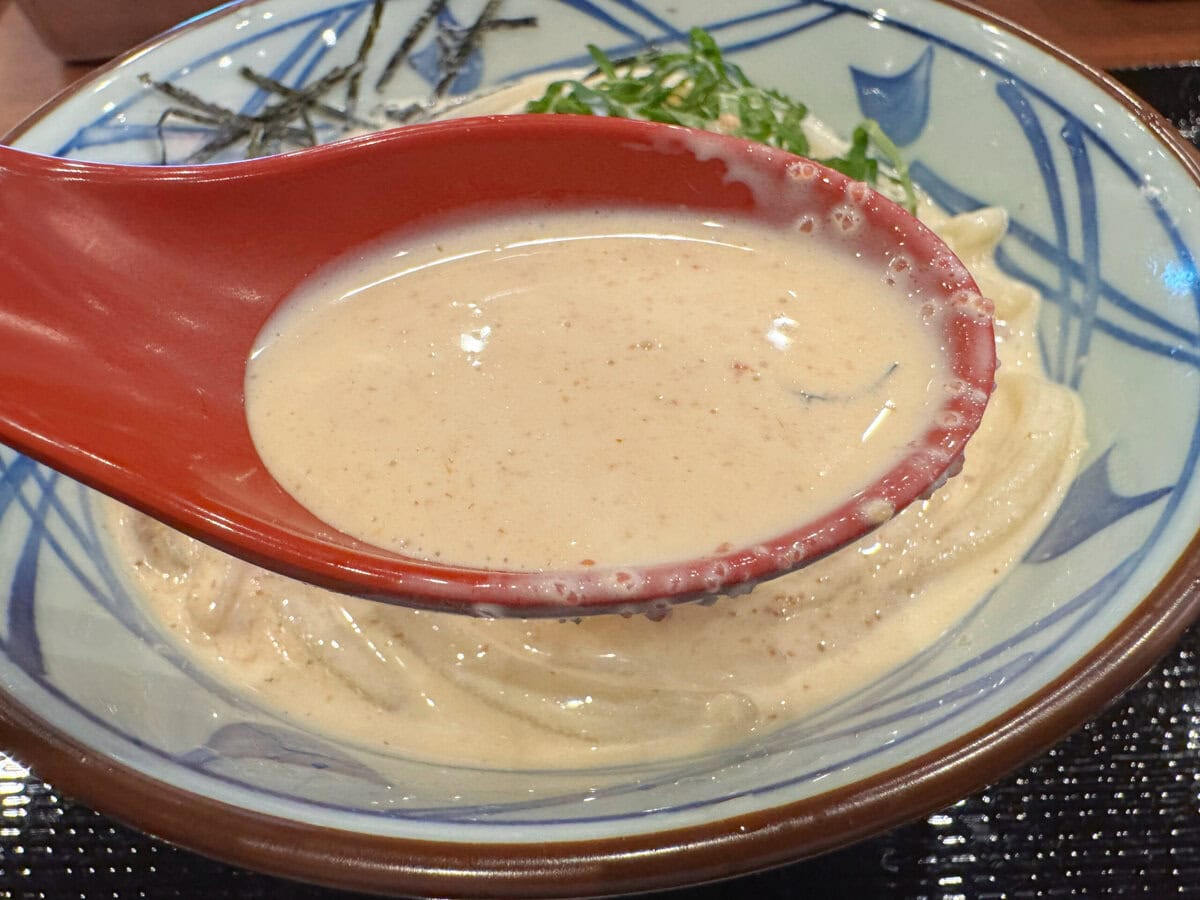濃厚クリームだしがロゼカラーに変化!