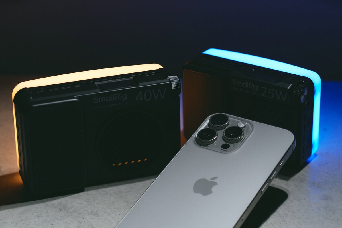 スマホ写真を格上げしてくれるLEDライト