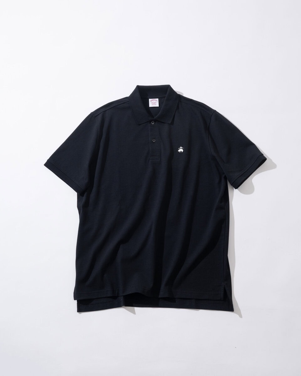 カラーはWHITE、BLACK、NAVYの3色。胸元にあしらわれた「Golden Fleece」刺しゅうは、WHITE×BLACK、NAVY×RED、BLACK×LT SILVERの配色に。ホワイトとネイビーは刺しゅうカラーを変更し、昨年とは異なる表情を楽しめる。