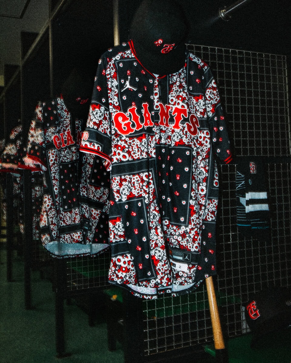 Yomiuri Giantsの選手がJORDAN BRANDのユニフォームを着用するのは、2026年7月31日(金)、8月1日(土)、8月2日(日)の3試合。あわせて、Yomiuri Giants女子チームは、8月29日(土)の「女子野球Gタウン杯」にて本ユニフォームを着用する。