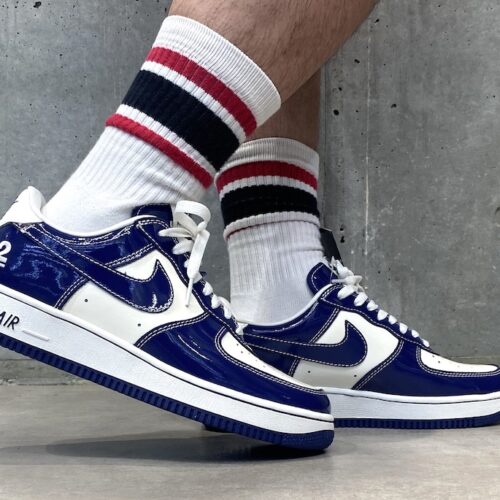 NIGO® × Nike(二ゴー × ナイキ）のエアフォース1 '01 ロー 