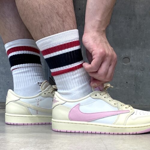 Travis Scott × Nike（トラヴィススコット × ナイキ）のエアジョーダン1 レトロ ロー OG 