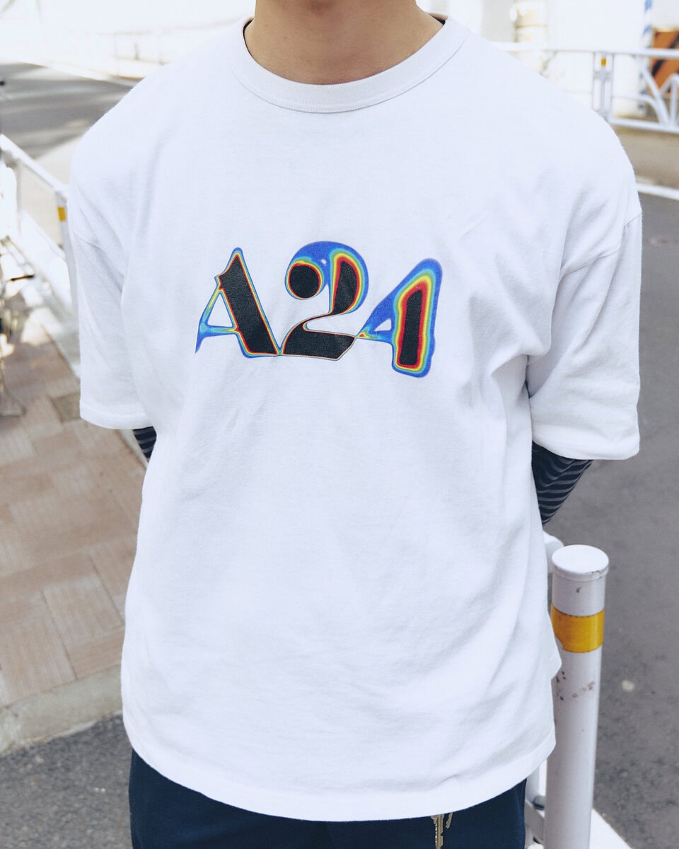 【20代スナップ＠渋谷】“動きやすい格好”の肝はヤックパックのショルダーバッグ