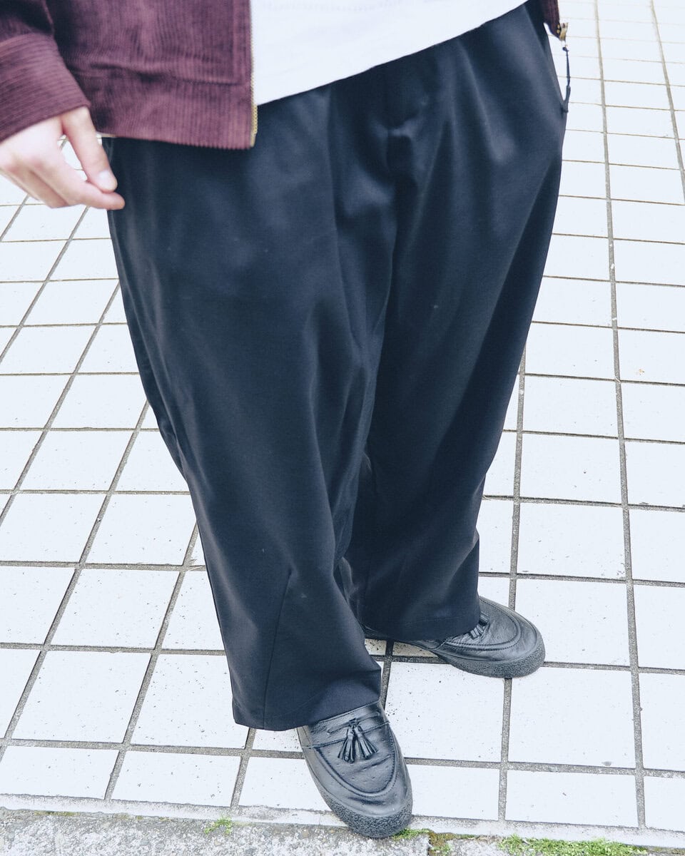 【20代スナップ@原宿】記念日を意識したカジュアルコーデはコーデュロイでキレイめに
