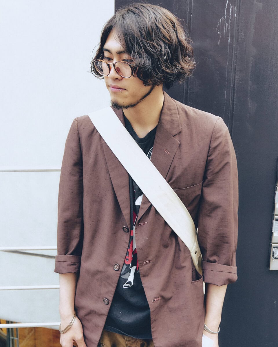 【20代スナップ@原宿】上下のカラートーンを合わせてTシャツの“映え”狙い