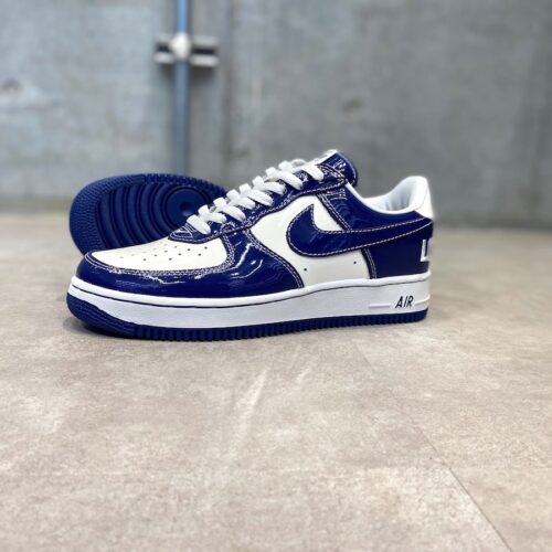 NIGO® × Nike(二ゴー × ナイキ）のエアフォース1 '01 ロー 