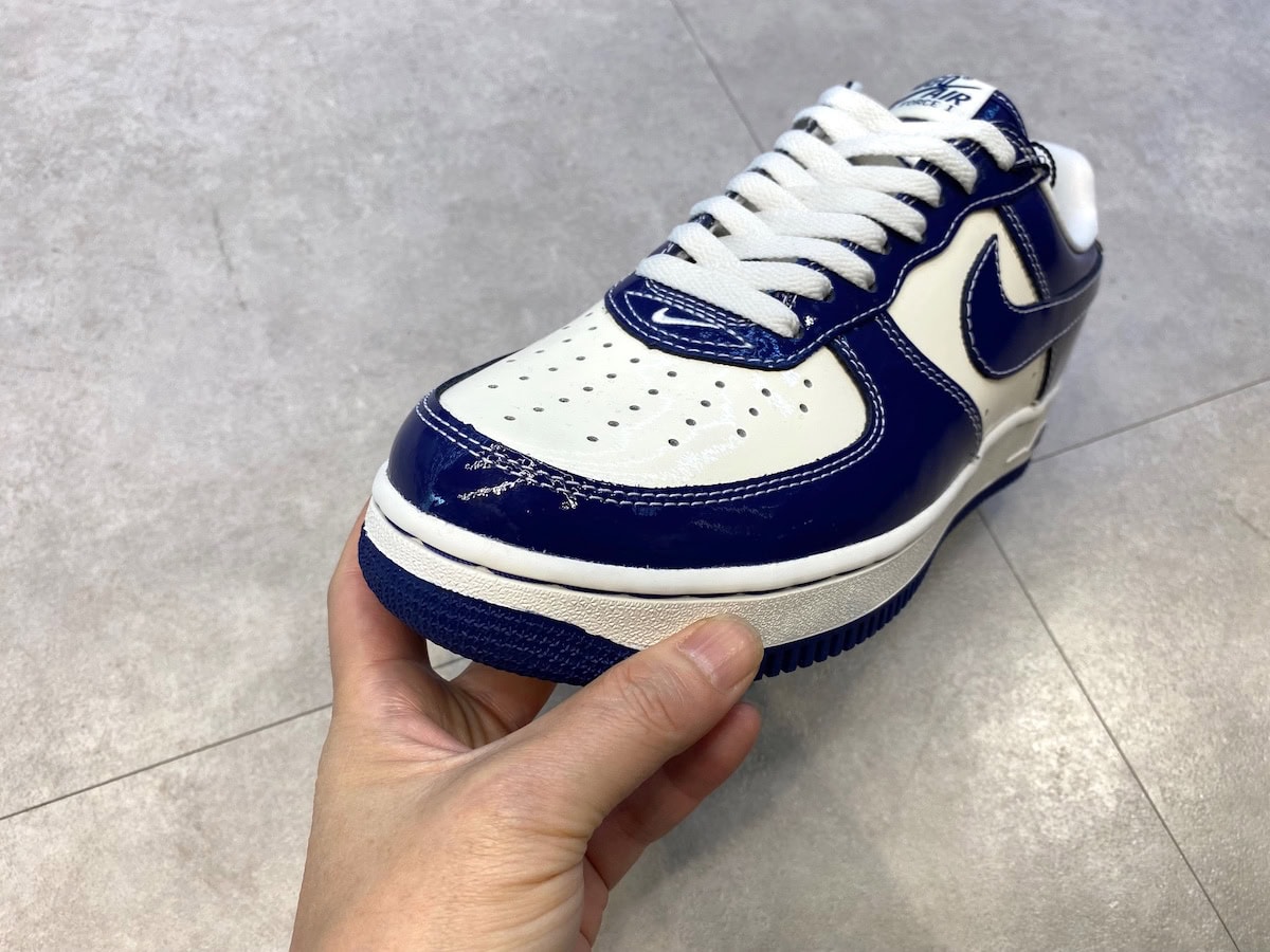 NIGO® × Nike(二ゴー × ナイキ)のエアフォース1 '01 ロー "ラストオージー2"