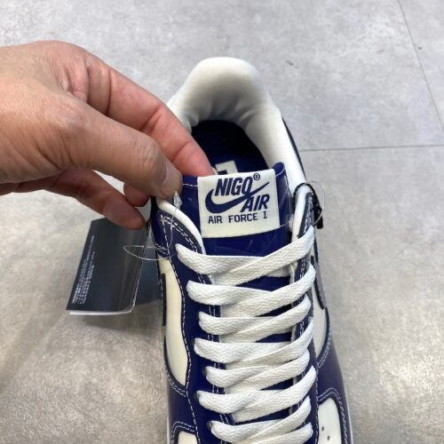 NIGO® × Nike(二ゴー × ナイキ）のエアフォース1 '01 ロー 