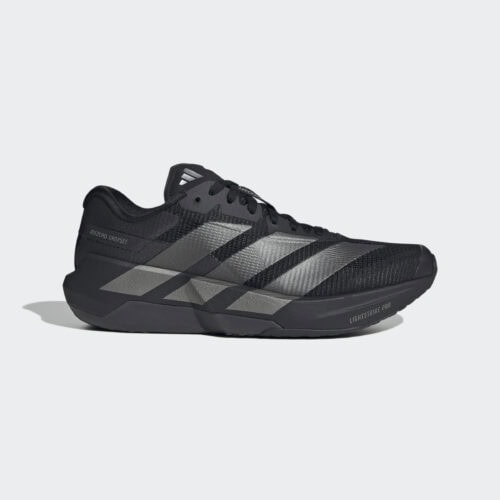 トレーニングの内容が多様化するなかで、スピードと筋力のどちらにも応える「ADIZERO Dropset Pro」。日々のワークアウトからレース本番まで、ハイブリッドに動くアスリートの足元を支える注目モデルとなりそうだ。