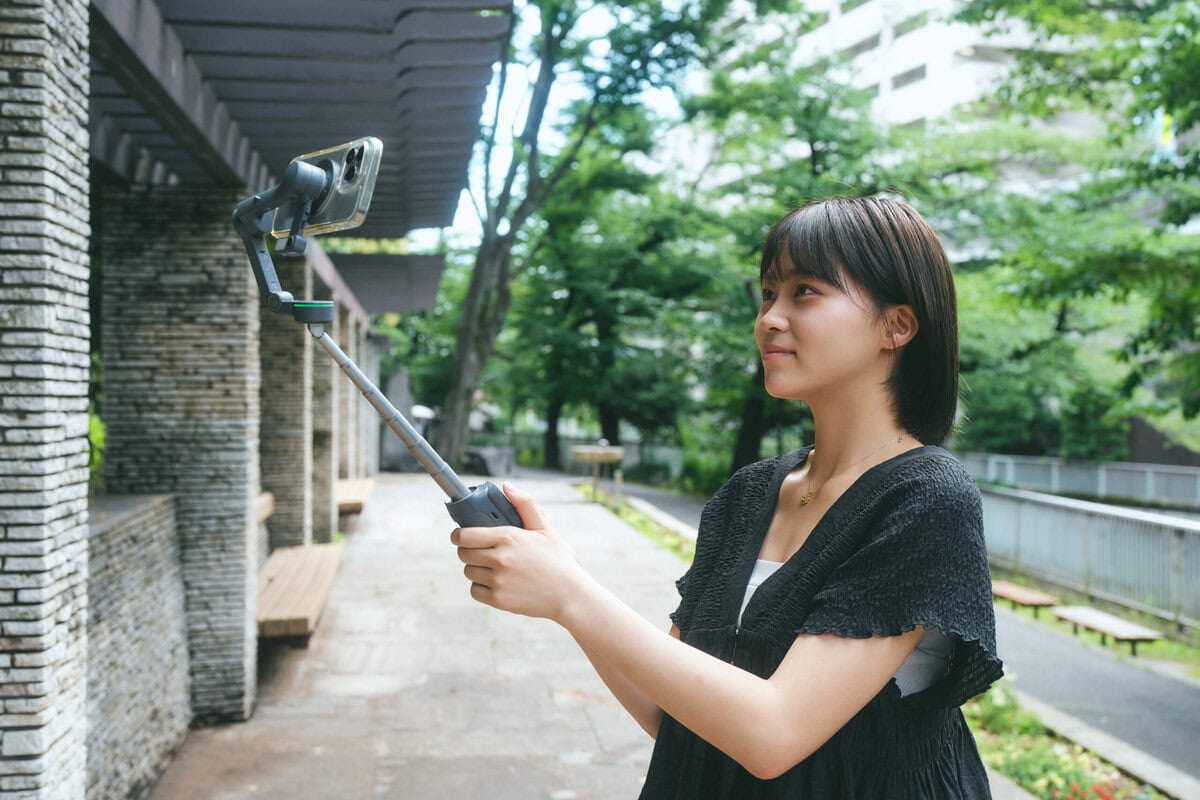 スマホの手ブレ補正がここまで進化…それでもDJI最新ジンバル「Osmo Mobile 8P」を使う価値はあるのか? 実際に検証してみた