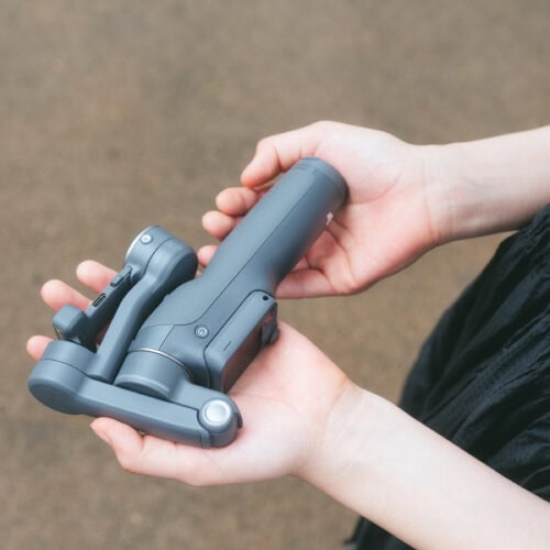 DJI Osmo Mobile 8Pを折りたたんだ状態