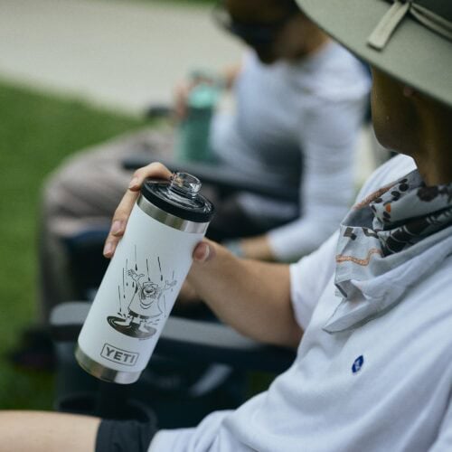 高い保冷力とタフな構造を備えたYETI®のクーラーボックスは、キャンプやアウトドアで長く頼れるギア。フェスでの思い出としてはもちろん、その後のキャンプやアウトドア、日常でも使い続けられるプロダクトとなっている。