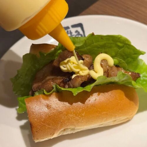 牛角が「夏祭り会場」になっちゃった!? 自分で焼くたこ焼きやカルビコッペが楽しすぎ…期間限定メニューがエモ旨すぎた
