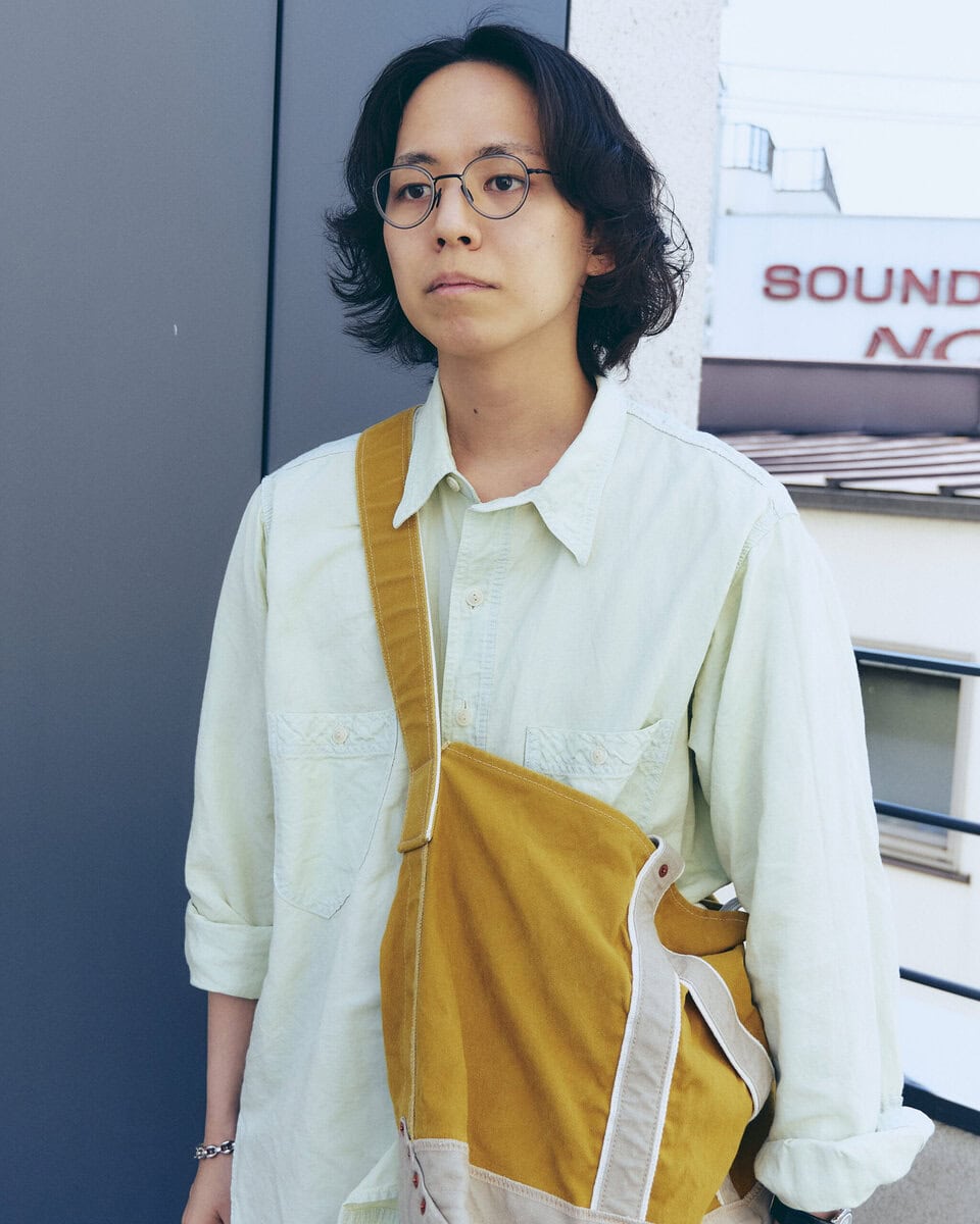 【20代スナップ@下北沢】“なるべく黒を使わない”という心がけがファッションを楽しくする?