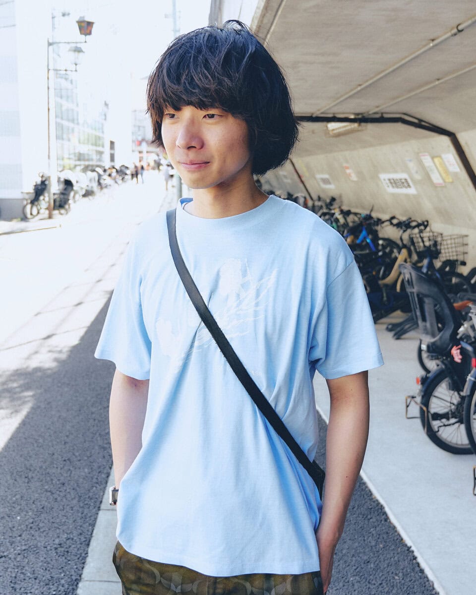 【30代スナップ@下北沢】ユッタ ニューマンのレザーサンダルで“大人の足元”を演出