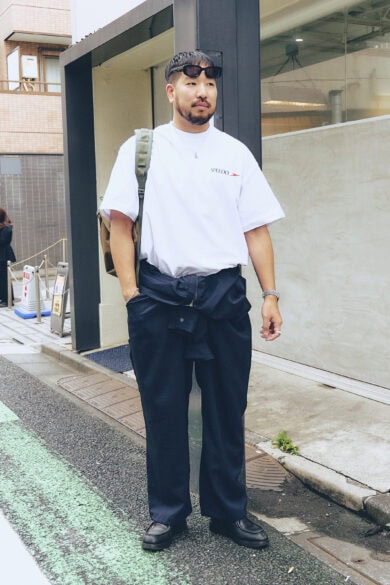 【30代スナップ@下北沢】世界のスイムリーディングブランド「スピード」の白Tシャツがまぶしい