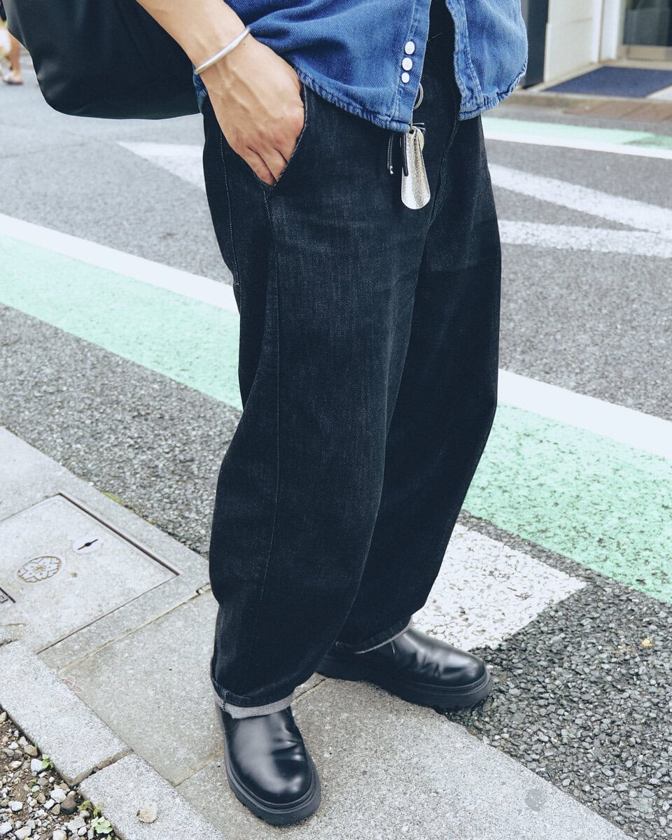 【30代スナップ＠下北沢】上下デニムでも濃淡でメリハリをつけて大人っぽい仕上がりに