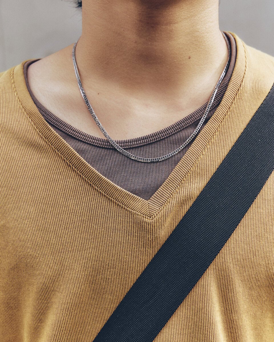【10代スナップ＠渋谷】レオパード柄のパンツと“同トーン”のカットソーを合わせて
