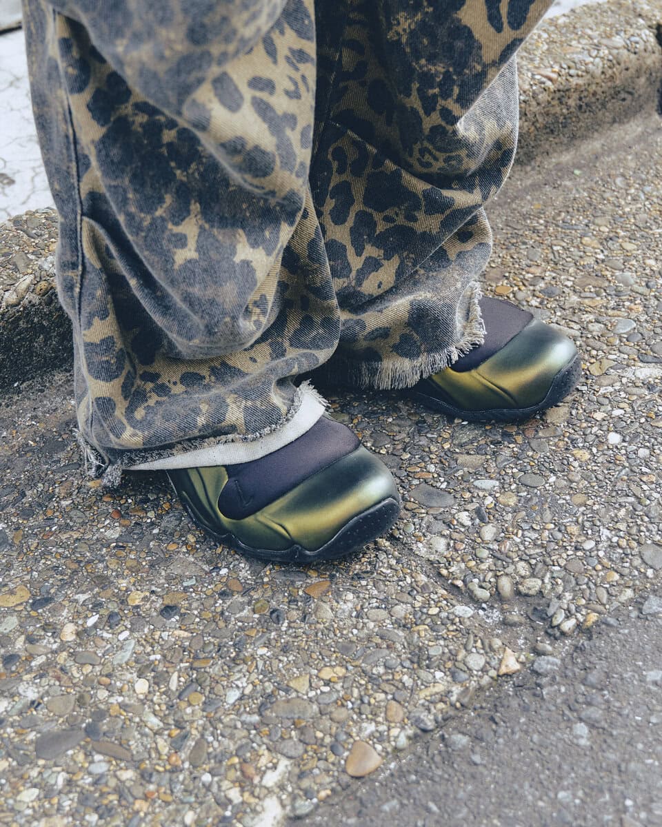 【10代スナップ＠渋谷】レオパード柄のパンツと“同トーン”のカットソーを合わせて