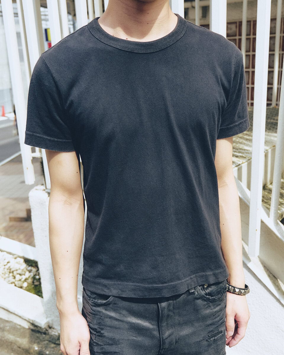【20代スナップ＠原宿】ファミマ「コンビニエンスウェア」の黒ピタTであのボーイズグループを意識？