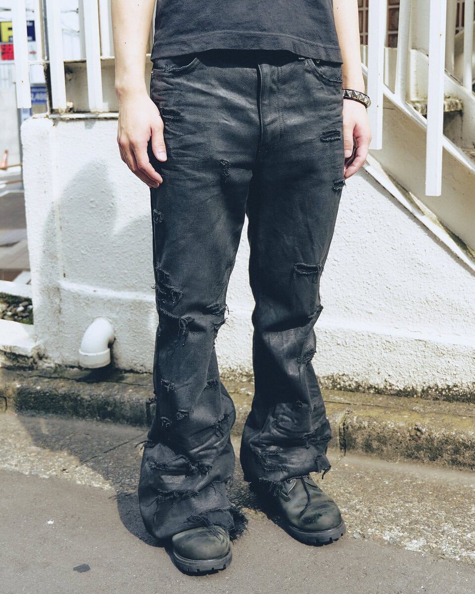【20代スナップ＠原宿】ファミマ「コンビニエンスウェア」の黒ピタTであのボーイズグループを意識？