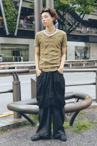 【20代スナップ@原宿】丈感とサイズ感を意識したAラインシルエットが今っぽい