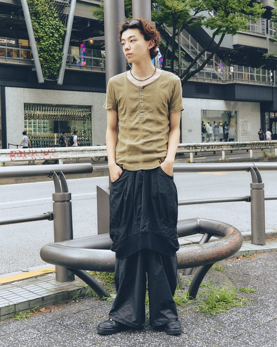 【20代スナップ@原宿】丈感とサイズ感を意識したAラインシルエットが今っぽい