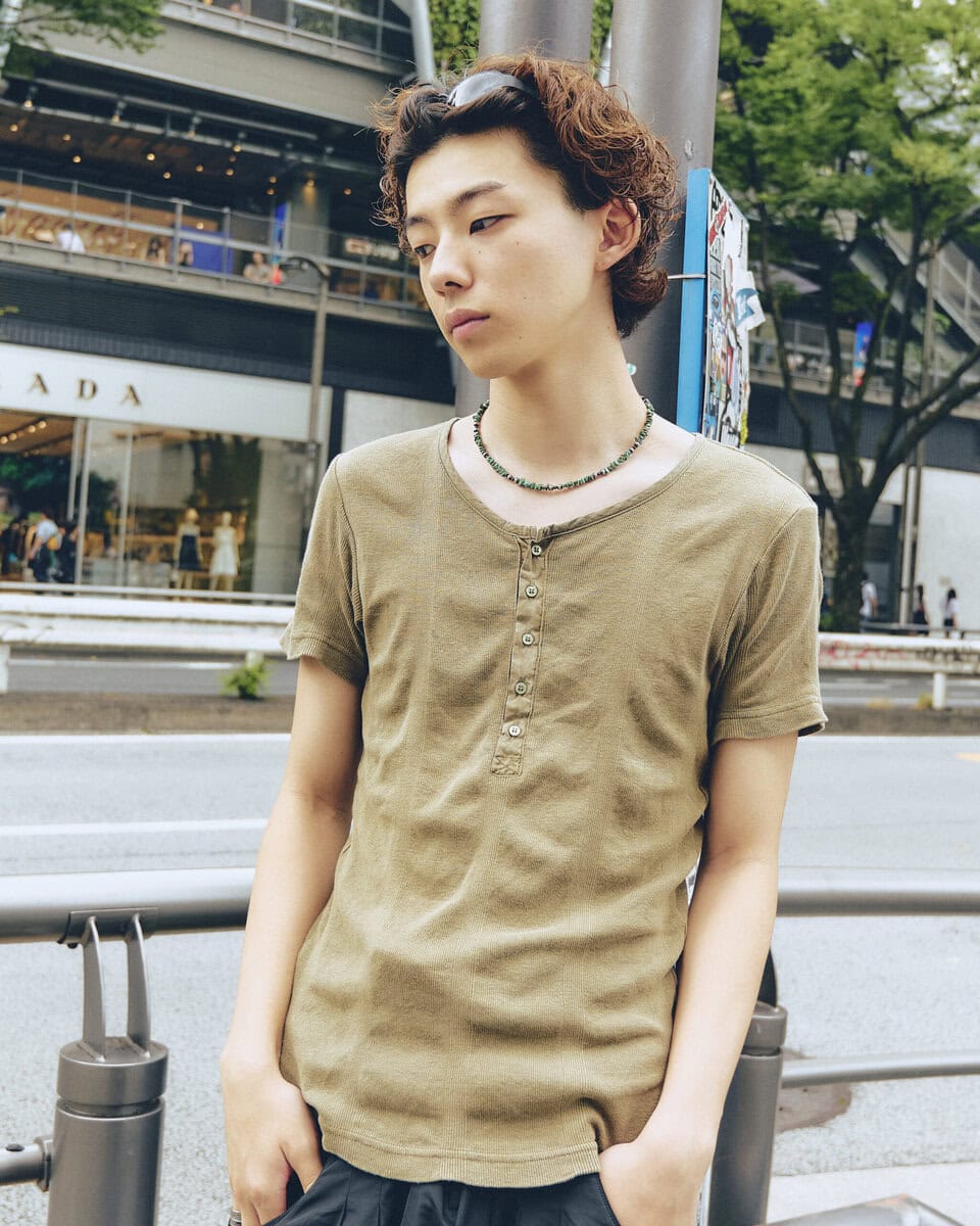 【20代スナップ@原宿】丈感とサイズ感を意識したAラインシルエットが今っぽい