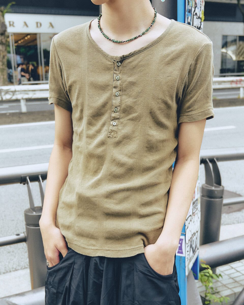 【20代スナップ@原宿】丈感とサイズ感を意識したAラインシルエットが今っぽい
