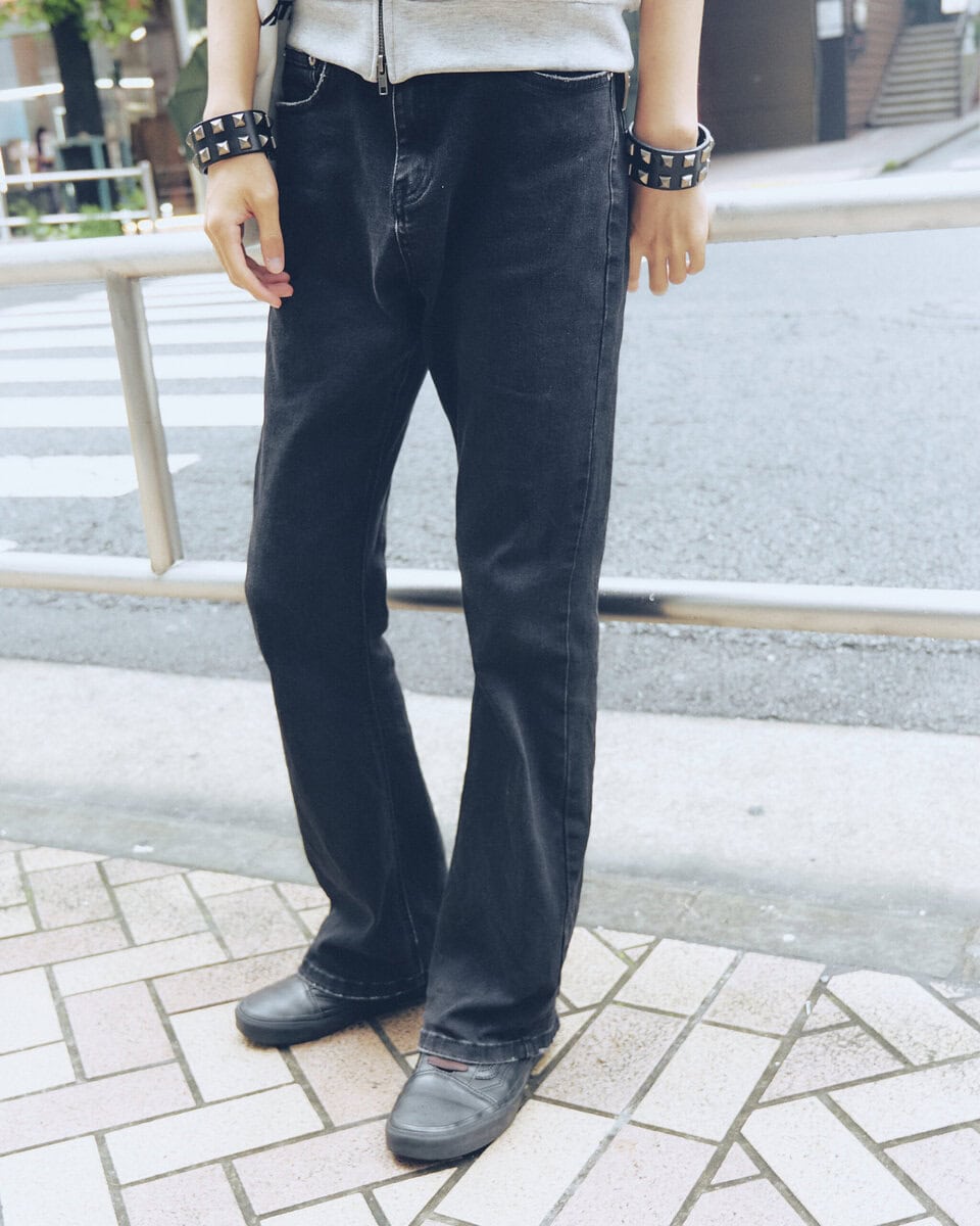 【20代スナップ@渋谷】ロッカーのようなアイテム選びとシルエットが光る