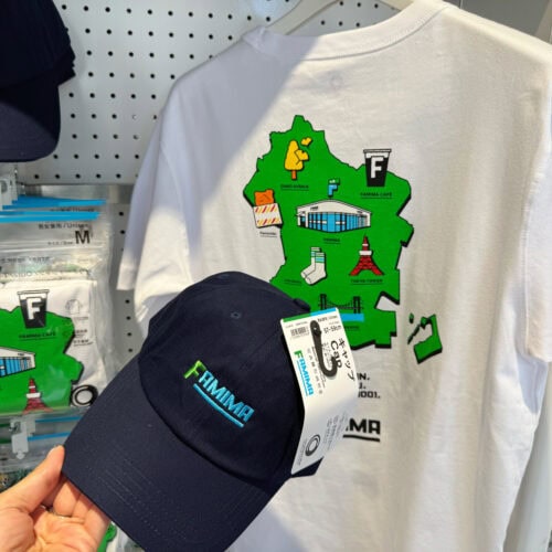 旗艦店デザインの限定Tシャツ