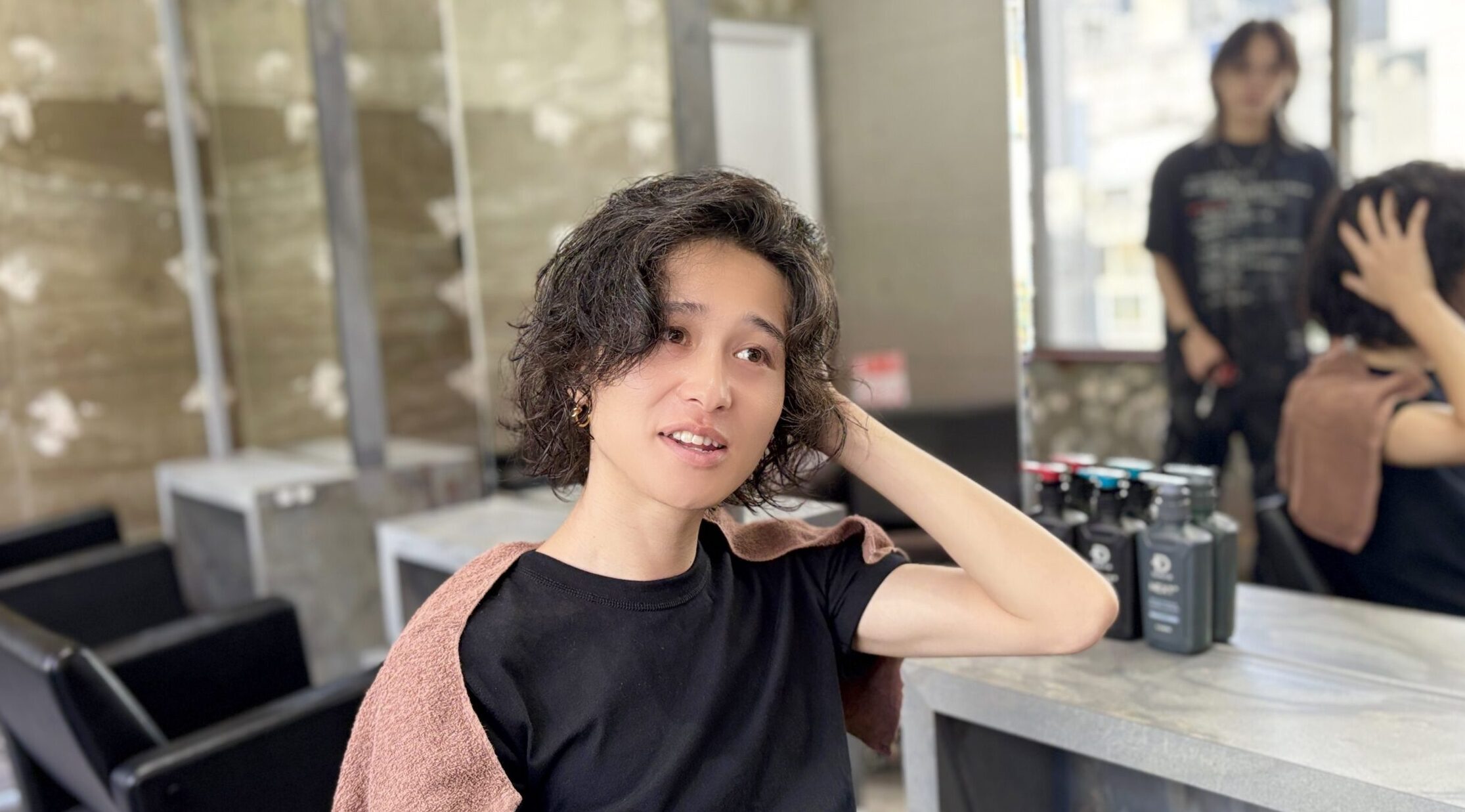 髪型キマらない問題、原因はシャンプーかも？ スカルプDの新作で“根元から変わる”ヘア革命！【人気美容師syn齋藤正太も太鼓判】