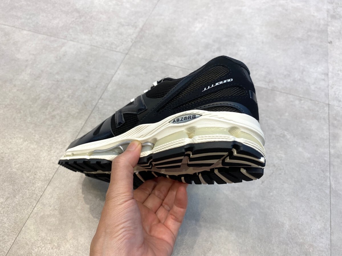 JJJJound × New Balance(ジョウンド × ニューバランス )の1890 "ブラック/ホワイト"